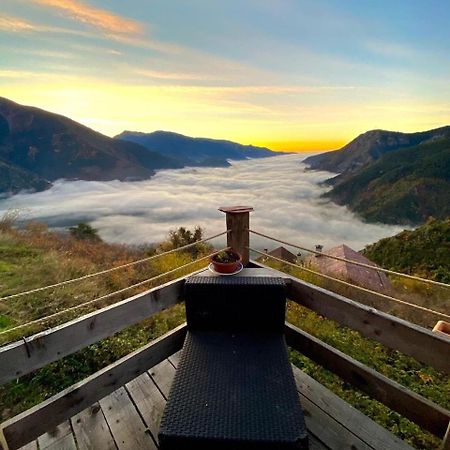 Les 3 Flocons Roure Hotel Екстериор снимка