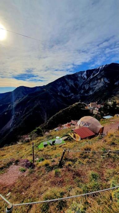 Les 3 Flocons Roure Hotel Екстериор снимка