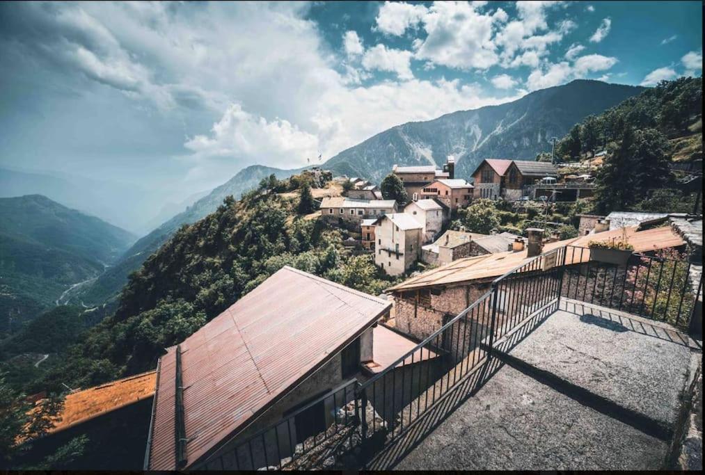 Les 3 Flocons Roure Hotel Екстериор снимка